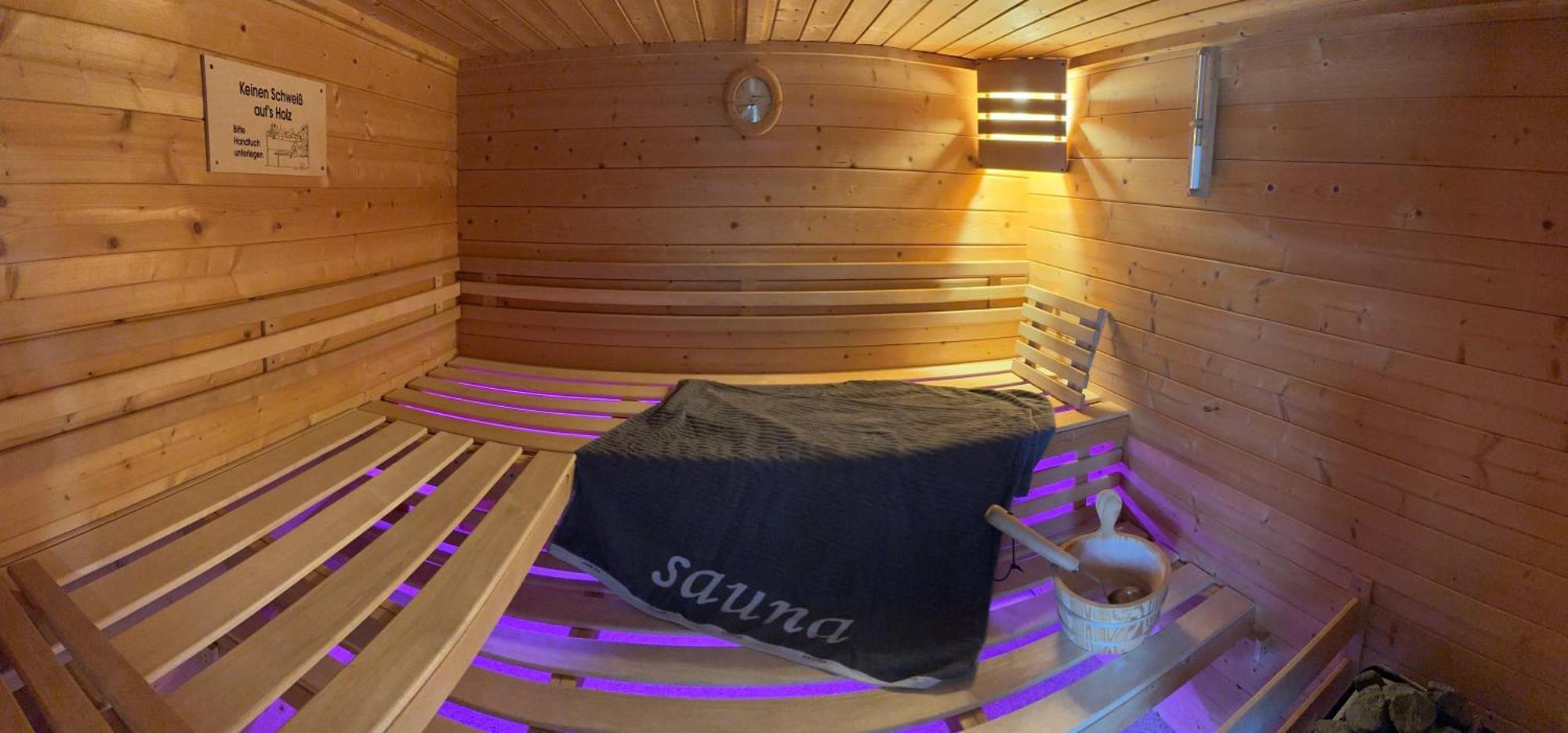 Ferienwohnung Schlossblick - 4 Sterne Sauna Pool Whirlpool Exklusiv Braunfels Bagian luar foto